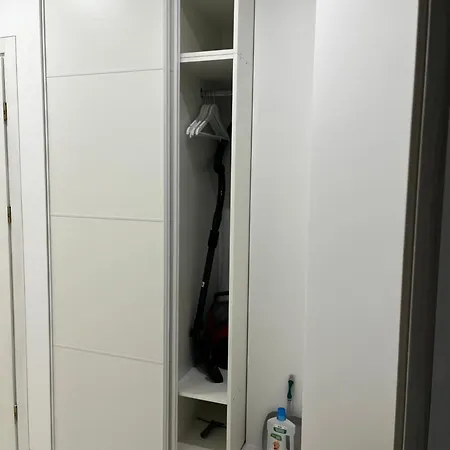 Vip Apartmens Avalon * 리비프