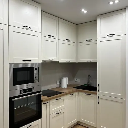 Vip Apartmens Avalon * 리비프